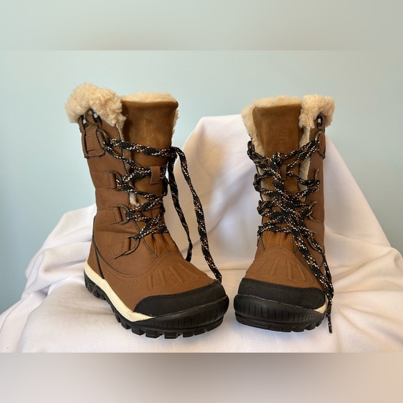 New Ladies Winter Boots Size 7 - Picture 1 of 6